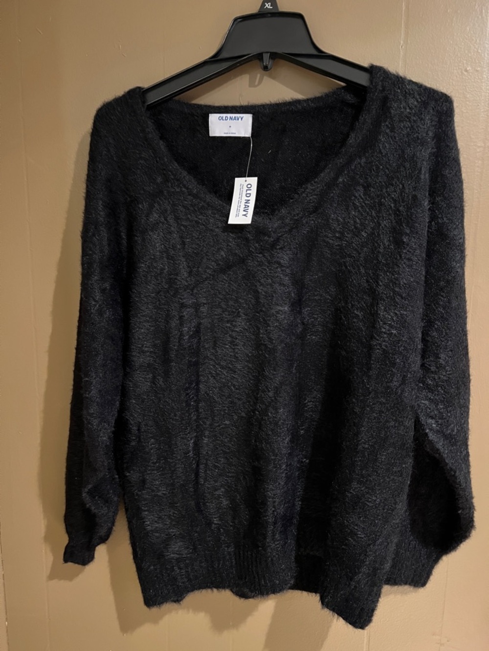 Old Navy Women’s Black Fuzzy V-Neck Sweater - Soft Texture Sz M